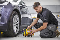 Аккумуляторный компрессор DeWALT DCC018N