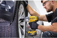 Гайковерт ударный аккумуляторный бесщеточный DeWALT DCF899N