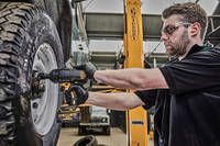 Гайковерт ударный аккумуляторный бесщеточный DeWALT DCF900P2G
