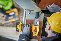 Гайковерт ударный аккумуляторный бесщеточный DeWALT DCF900P2T