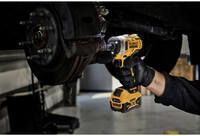 Гайковерт ударный аккумуляторный бесщеточный DeWALT DCF901P2