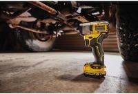 Гайковерт ударный аккумуляторный бесщеточный DeWALT DCF902D2