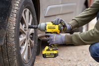 Гайковерт ударный аккумуляторный STANLEY FATMAX SFMCF940B