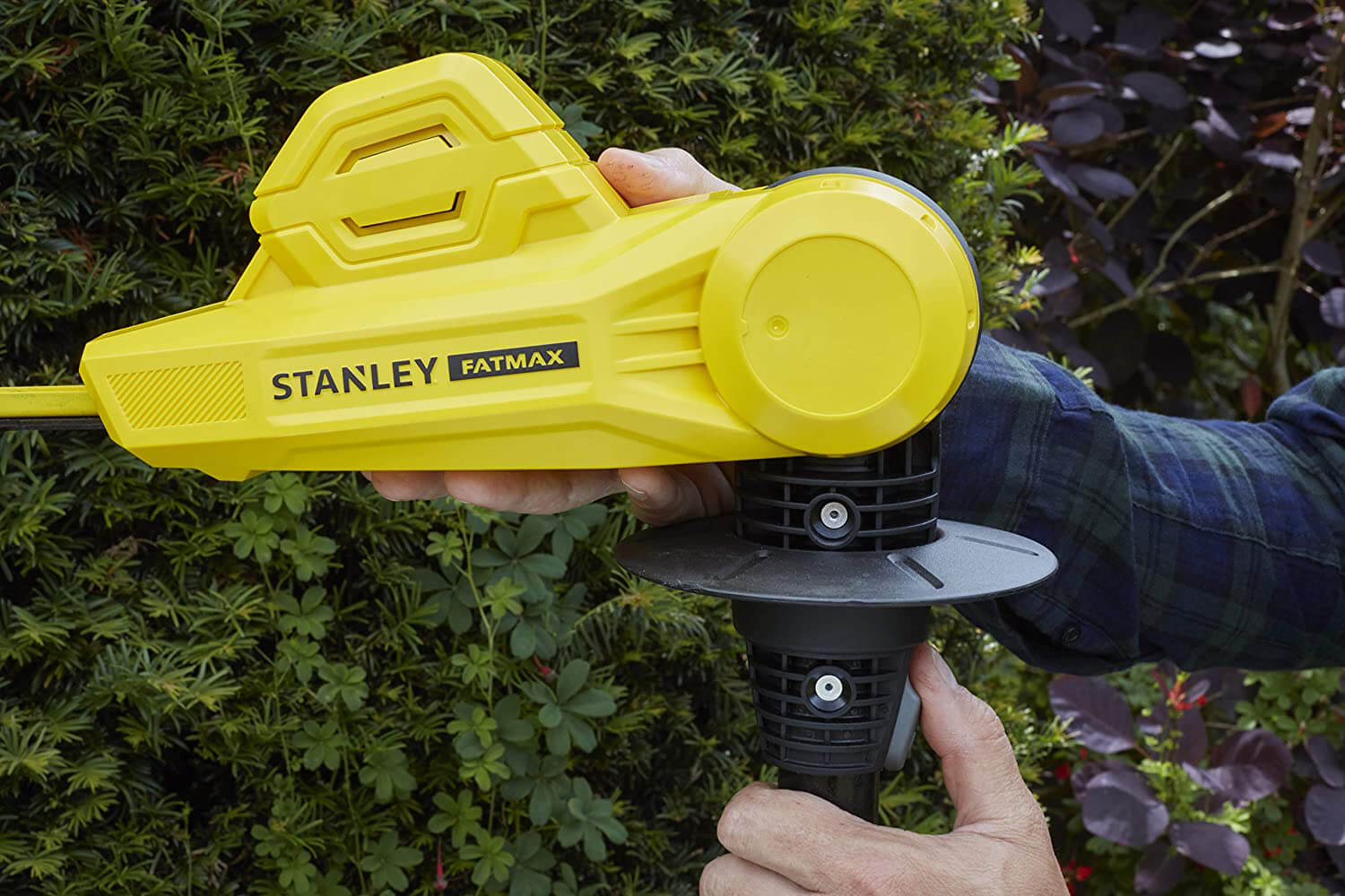 Кусторез аккумуляторный со штангой STANLEY FATMAX SFMCPH845M1
