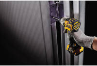 Шуруповерт ударный аккумуляторный бесщеточный DeWALT DCF801N