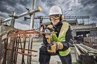 Шлифмашина угловая - болгарка аккумуляторная бесщеточная DeWALT DCG405P3