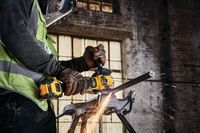 Шлифмашина угловая - болгарка аккумуляторная бесщеточная DeWALT DCG409VST1
