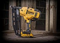 Пистолет гвоздезабивной аккумуляторный бесщеточный DeWALT DCN662N