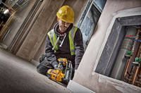 Пистолет гвоздезабивной аккумуляторный бесщеточный DeWALT DCN662NT