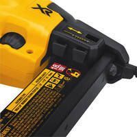 Степлер скобозабивной аккумуляторный бесщеточный DeWALT DCN681N