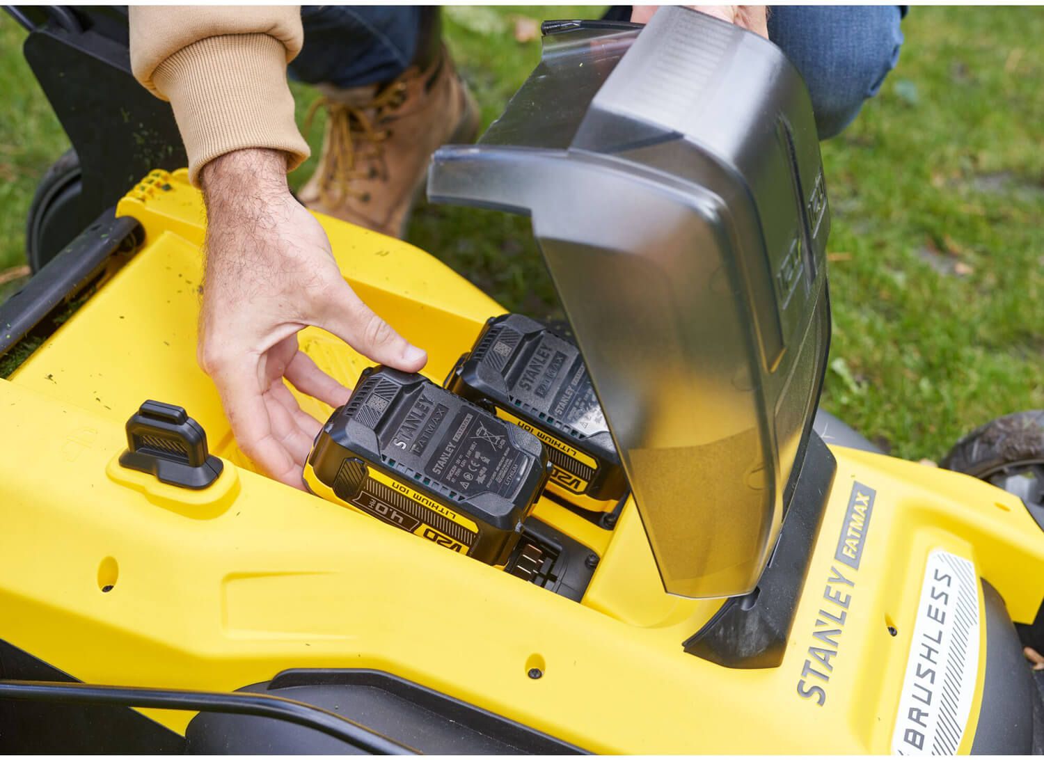 Газонокосилка самоходная аккумуляторная бесщеточная STANLEY FATMAX SFMCMWS251M