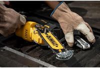 Аккумуляторная цепная мини-пила бесщеточная DeWALT DCMPS520P1