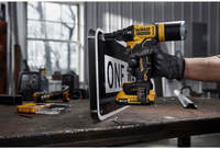 Аккумуляторный заклепочный пистолет DeWALT DCF403NT