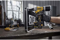 Аккумуляторный заклепочный пистолет бесщеточный DeWALT DCF414NT