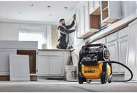 Аккумуляторный компрессор DeWALT DCC1018N