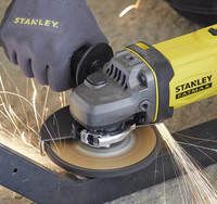 Шлифмашина угловая - болгарка аккумуляторная STANLEY FATMAX SFMCG400B