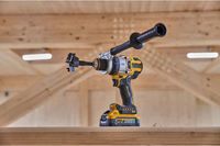 Дрель-шуруповерт аккумуляторная бесщеточная ударная DeWALT DCD1007H2T