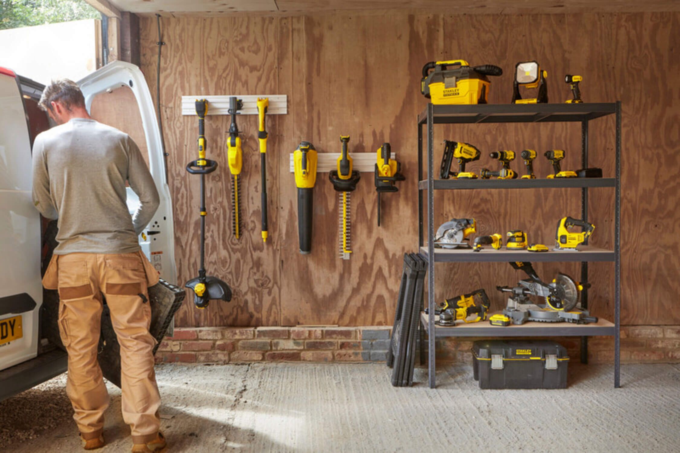 Триммер аккумуляторный бесщёточный STANLEY FATMAX SFMCSTB933M+SFMCHT855M1