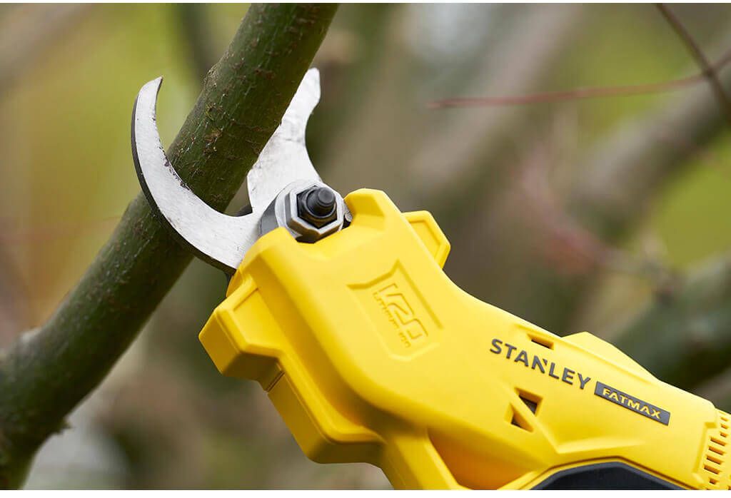 Пила цепная аккумуляторная STANLEY FATMAX SFMCCS630M1+SFMCPP32M1