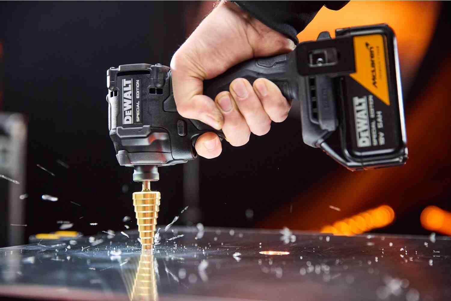 Шуруповёрт ударный McLaren F1 TEAM SPECIAL EDITION DeWALT DCF86MP2T