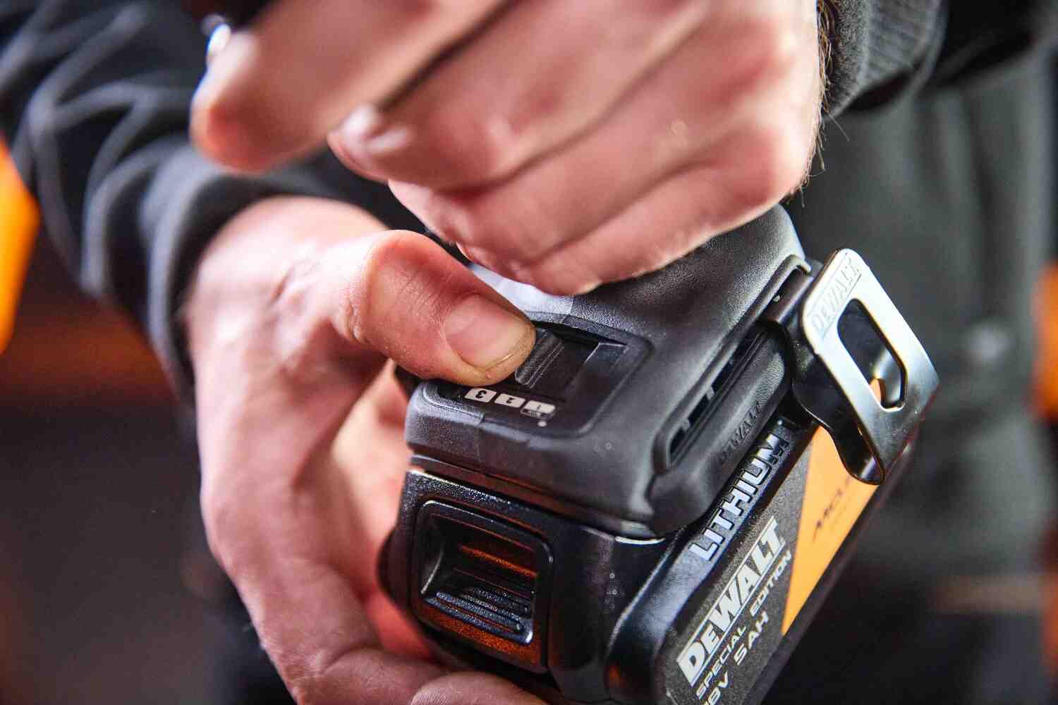 Шуруповёрт ударный McLaren F1 TEAM SPECIAL EDITION DeWALT DCF86MP2T