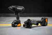 Набор из двух инструментов аккумуляторных бесщеточных McLaren F1 TEAM SPECIAL EDITION DeWALT DCK2225MP2T