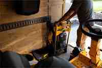Газонокосилка аккумуляторная самоходная бесщёточная DeWALT DCMWSP156KIT